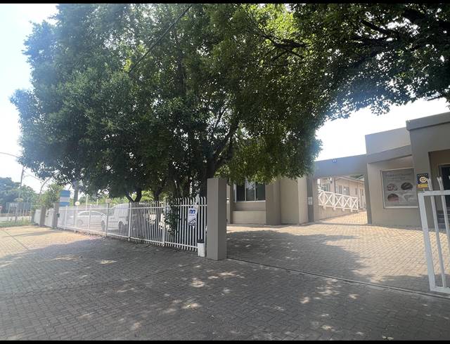730M² RETAIL FOR SALE IN LYTTELTON MANOR